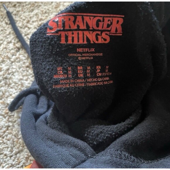 Rare-NETFLIX STRANGER THINGS SERIES GRAPHIC HOODIE SWEATSHIRT BLACK M - Picture 5 of 6
